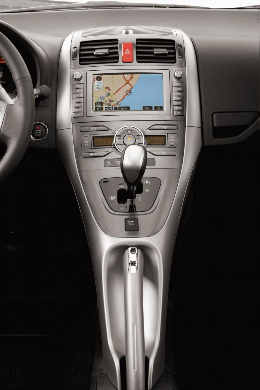 Toyota Auris 2007 года  (фото 2 из 92)
